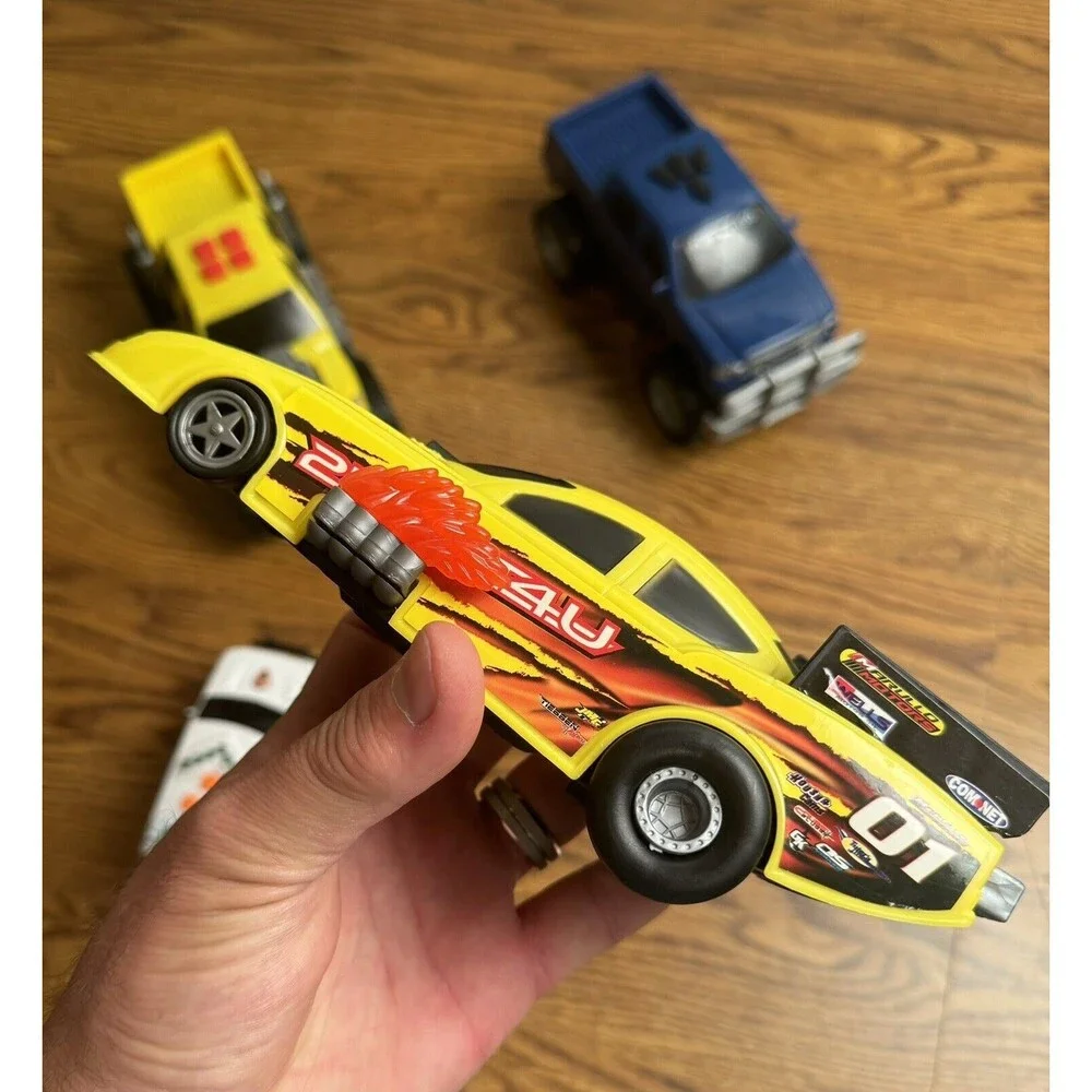 2FAST4U Vintage Yellow Monster‎ Truck Model with Sounds Lights